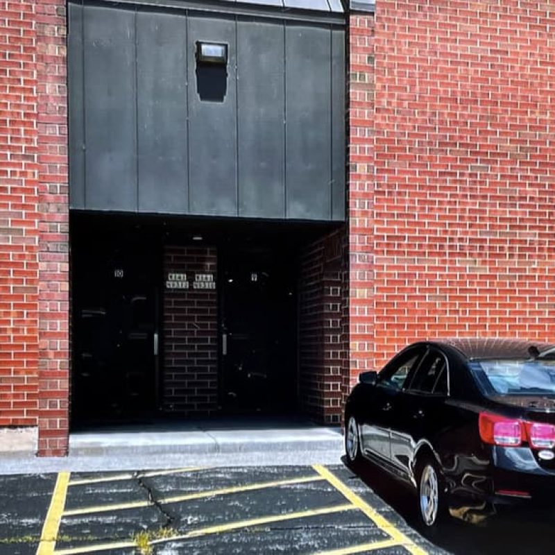 1980 - Copps Outside of Building